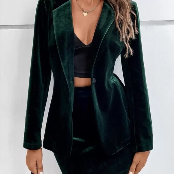 Women’s Chiquease Lapel Neck Single Button Green Velvet Blazer & Skirt Set. Sz M - Picture 3 of 16